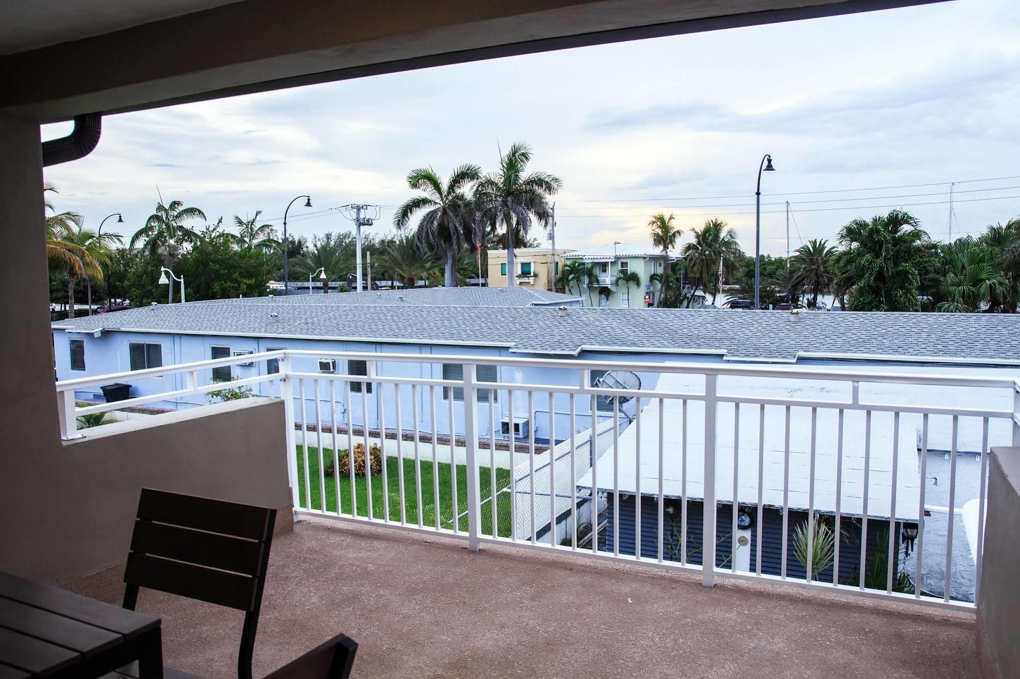 Caribbean Resort Suites Hollywood Exterior foto
